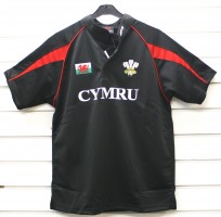 Men''s rugby shirt in red and black
