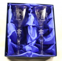 bride and groom champagne glasses