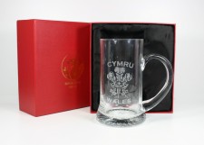 welsh feathers glass tankard